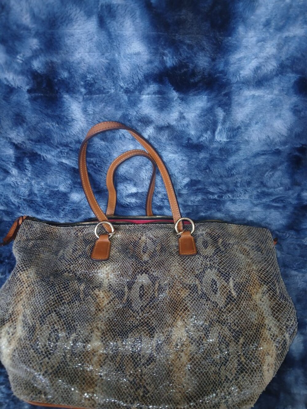 Dooney & Bourke tote handbag - Picture 6 of 9